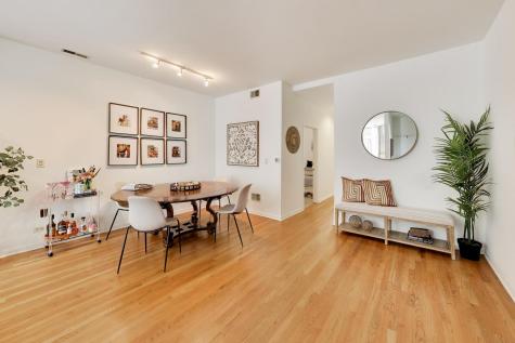 708 West Buckingham Place Chicago IL 60657