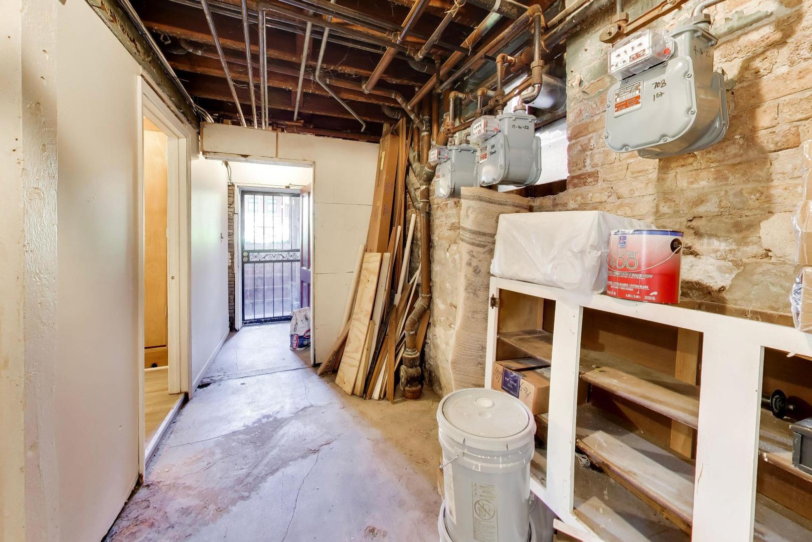708 West Buckingham Place Chicago IL 60657