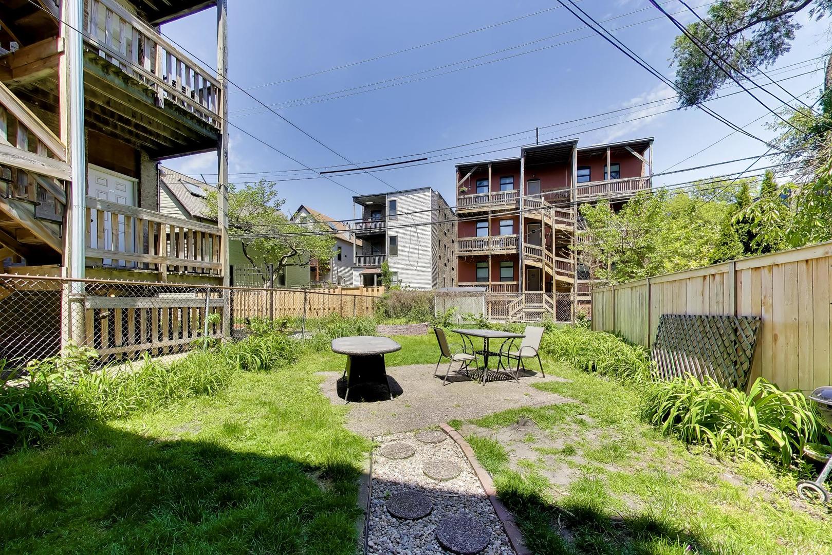 708 West Buckingham Place Chicago IL 60657