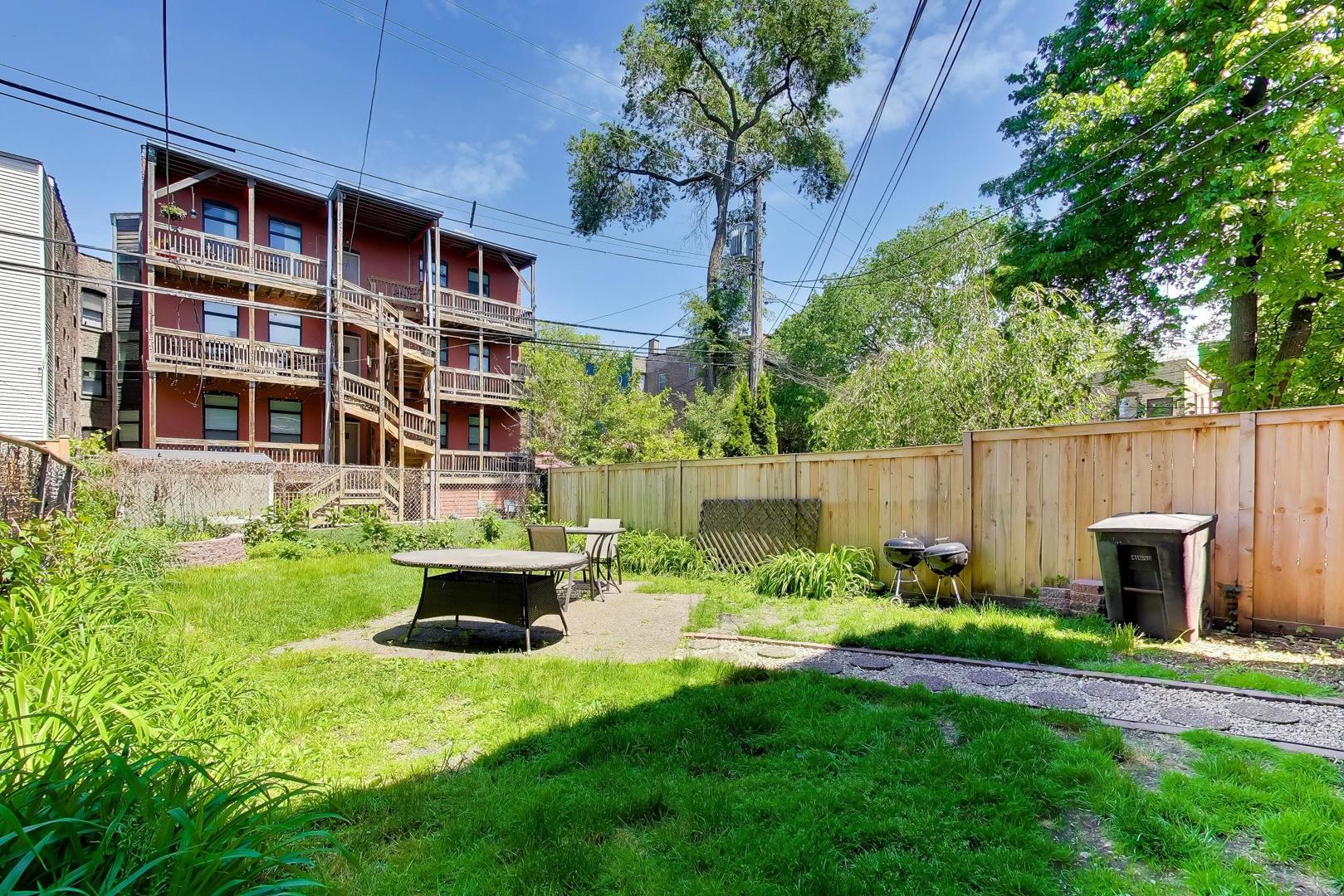 708 West Buckingham Place Chicago IL 60657