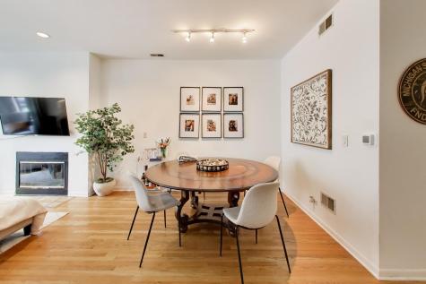 708 West Buckingham Place Chicago IL 60657