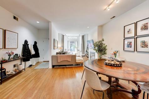 708 West Buckingham Place Chicago IL 60657