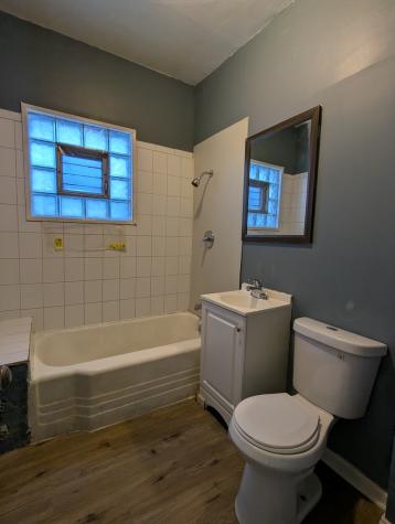 8444 South Escanaba Avenue Chicago IL 60617