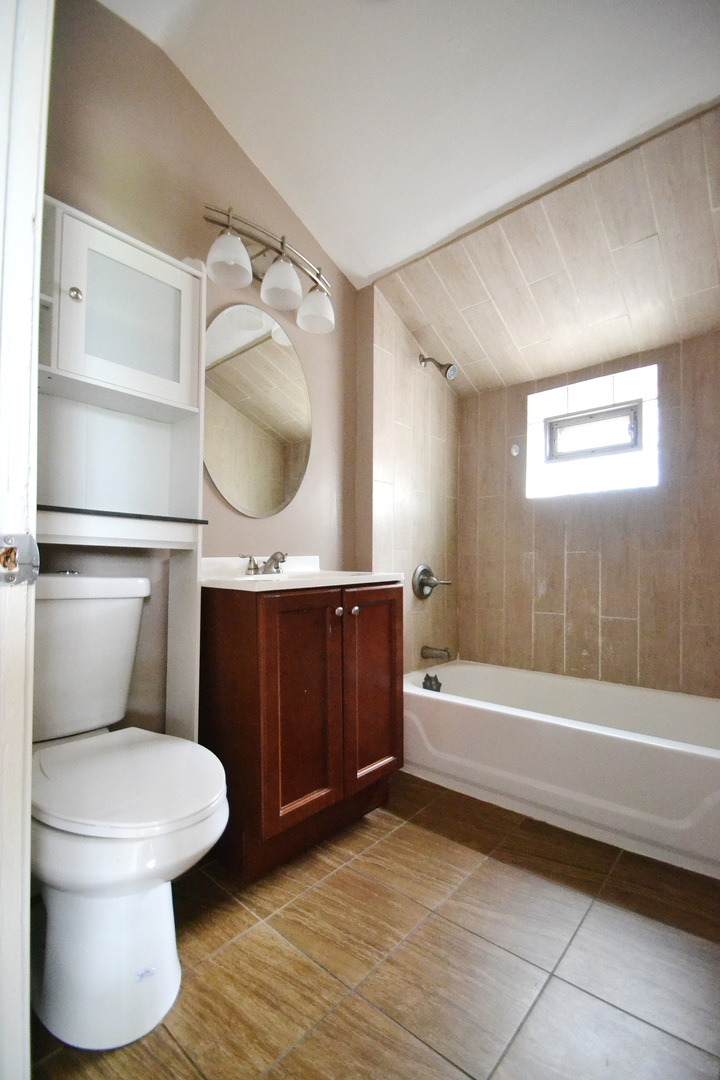 3837 North Kedzie Avenue Chicago IL 60618