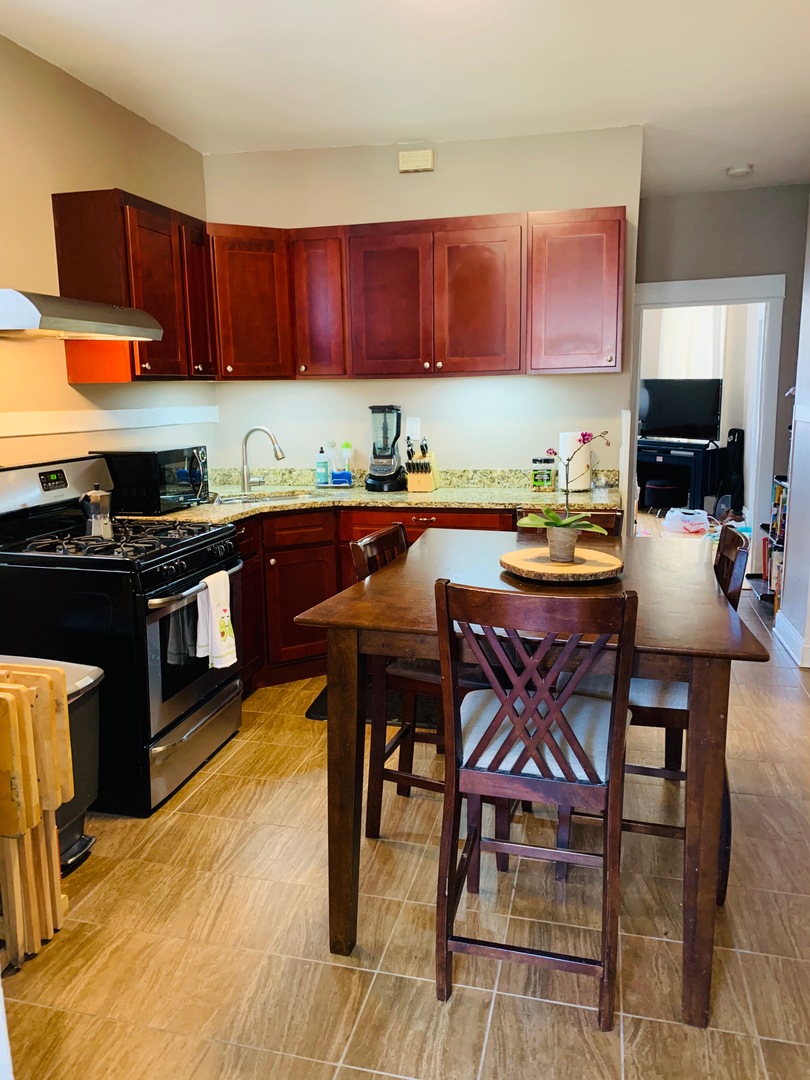 3837 North Kedzie Avenue Chicago IL 60618
