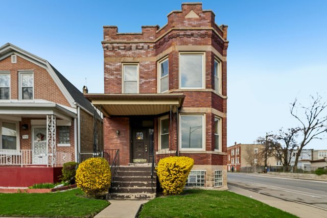 956 North Trumbull Avenue Chicago IL 60651