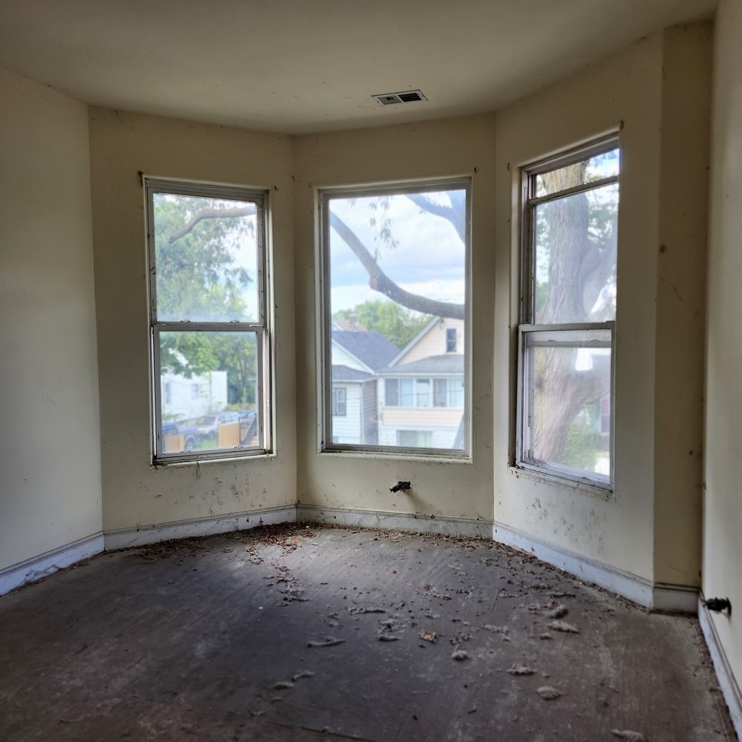 7233 South Sangamon Street Chicago IL 60621