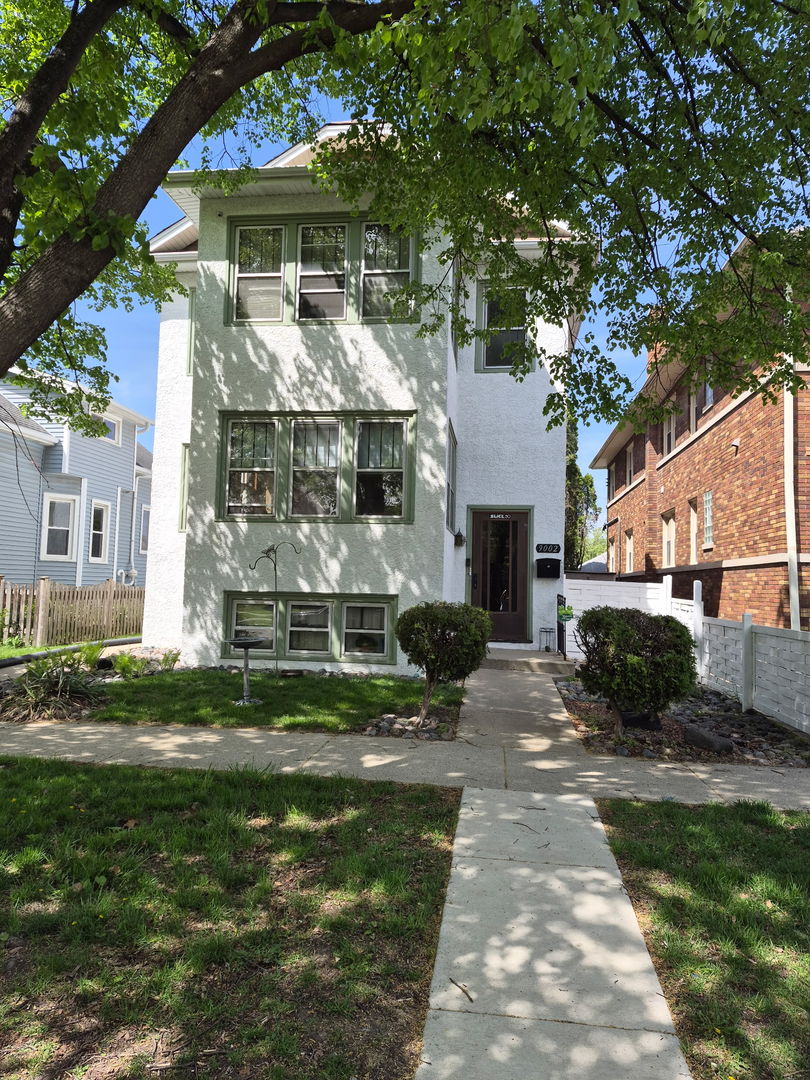 9002 Sheridan Avenue Brookfield IL 60513