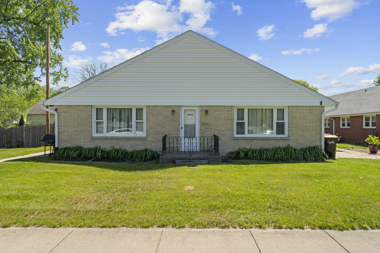 1819 Logan Street Rockford IL 61103
