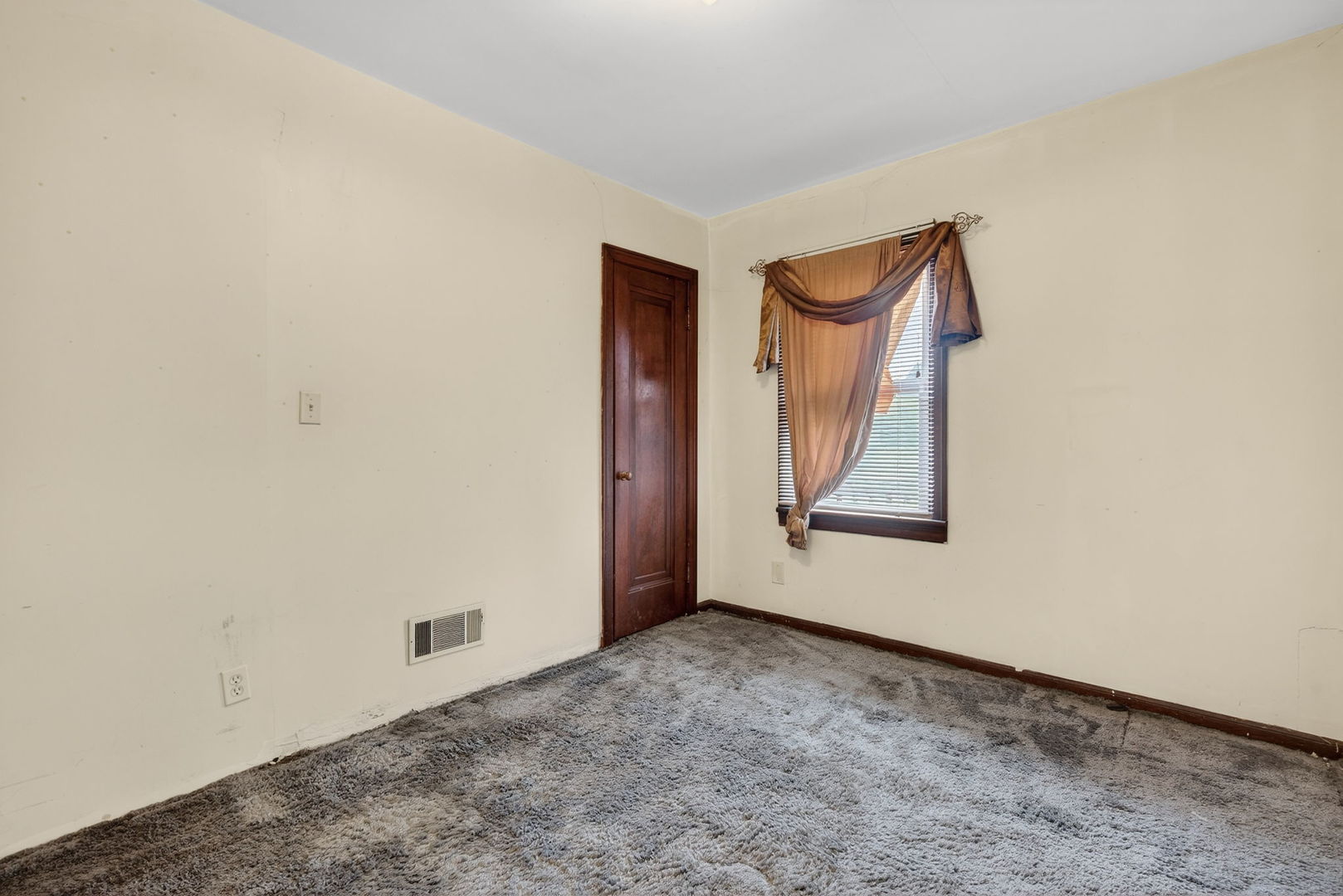 136 West 18th Street Lockport IL 60441