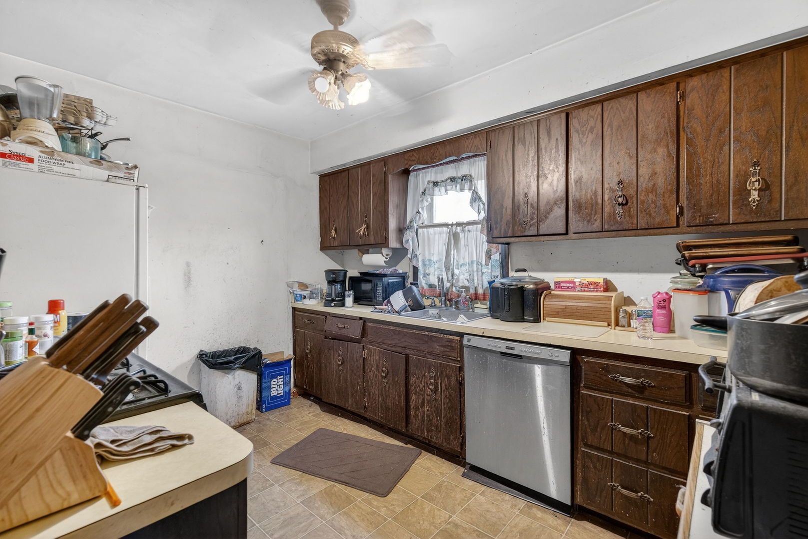 136 West 18th Street Lockport IL 60441