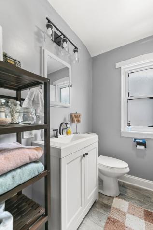 4915 West Winnemac Avenue Chicago IL 60630