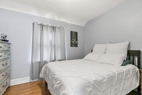4915 West Winnemac Avenue Chicago IL 60630