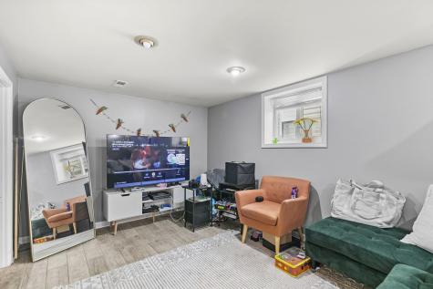 4915 West Winnemac Avenue Chicago IL 60630