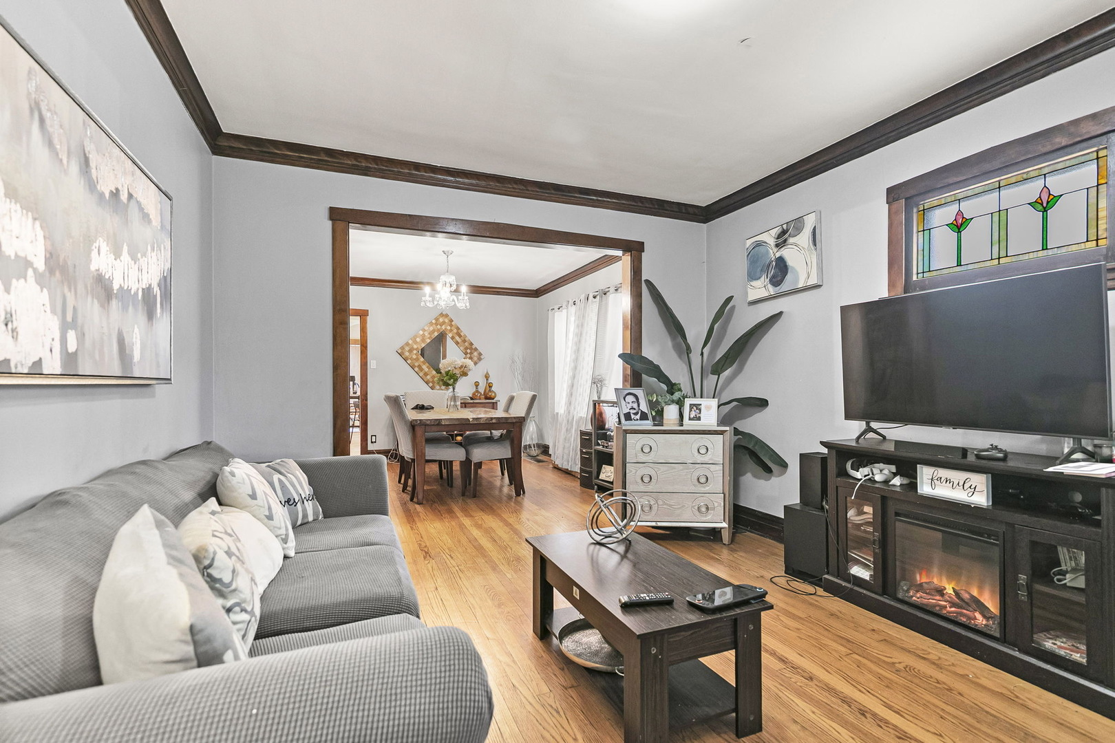4915 West Winnemac Avenue Chicago IL 60630