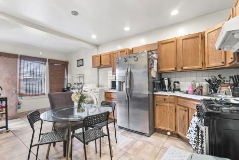 4915 West Winnemac Avenue Chicago IL 60630