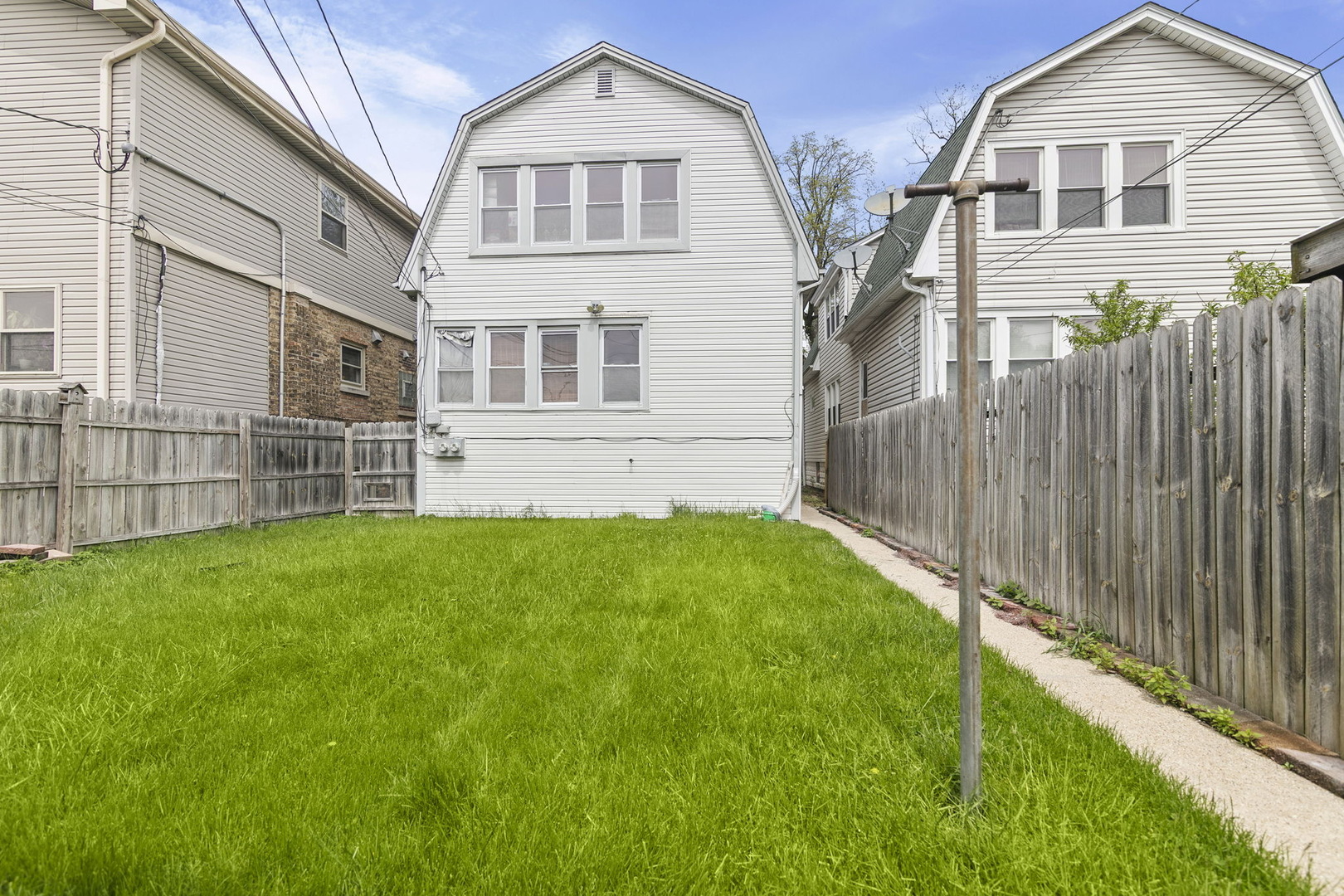 4915 West Winnemac Avenue Chicago IL 60630