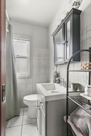 4915 West Winnemac Avenue Chicago IL 60630