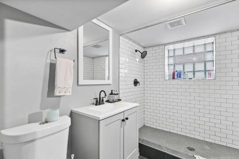 4915 West Winnemac Avenue Chicago IL 60630