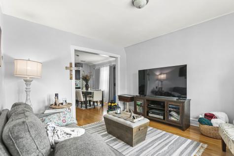 4915 West Winnemac Avenue Chicago IL 60630