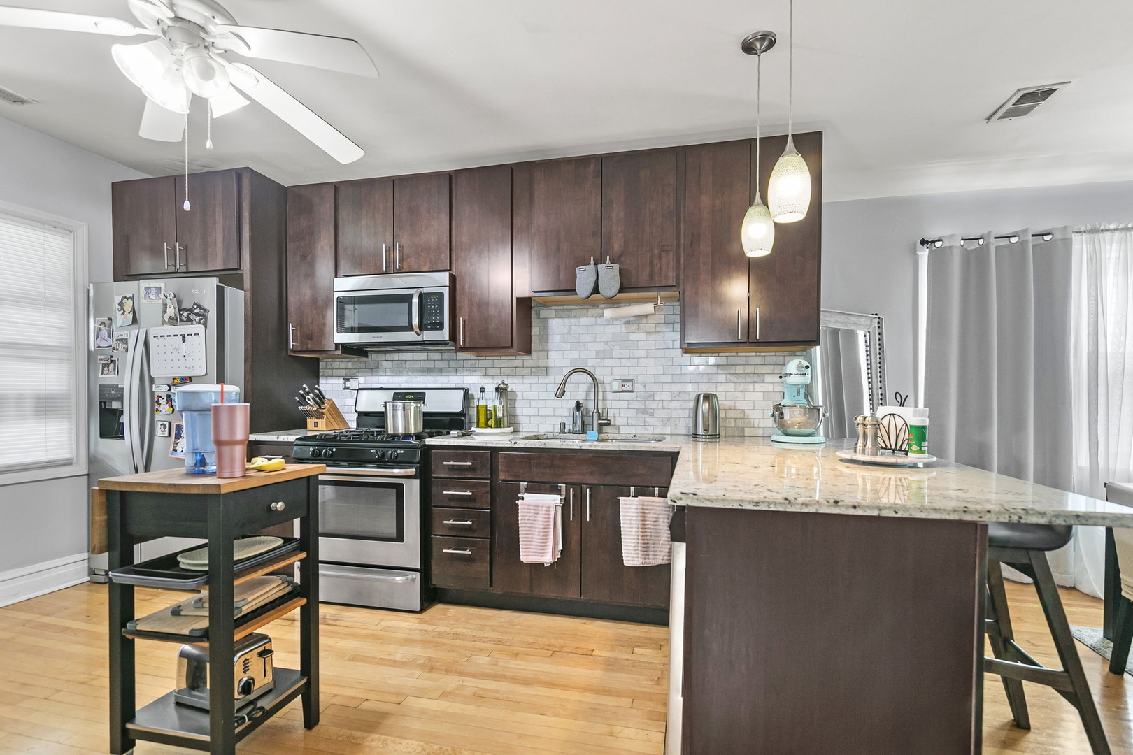 4915 West Winnemac Avenue Chicago IL 60630
