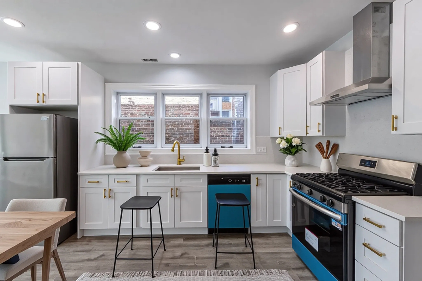 4044 West Kamerling Avenue Chicago IL 60651