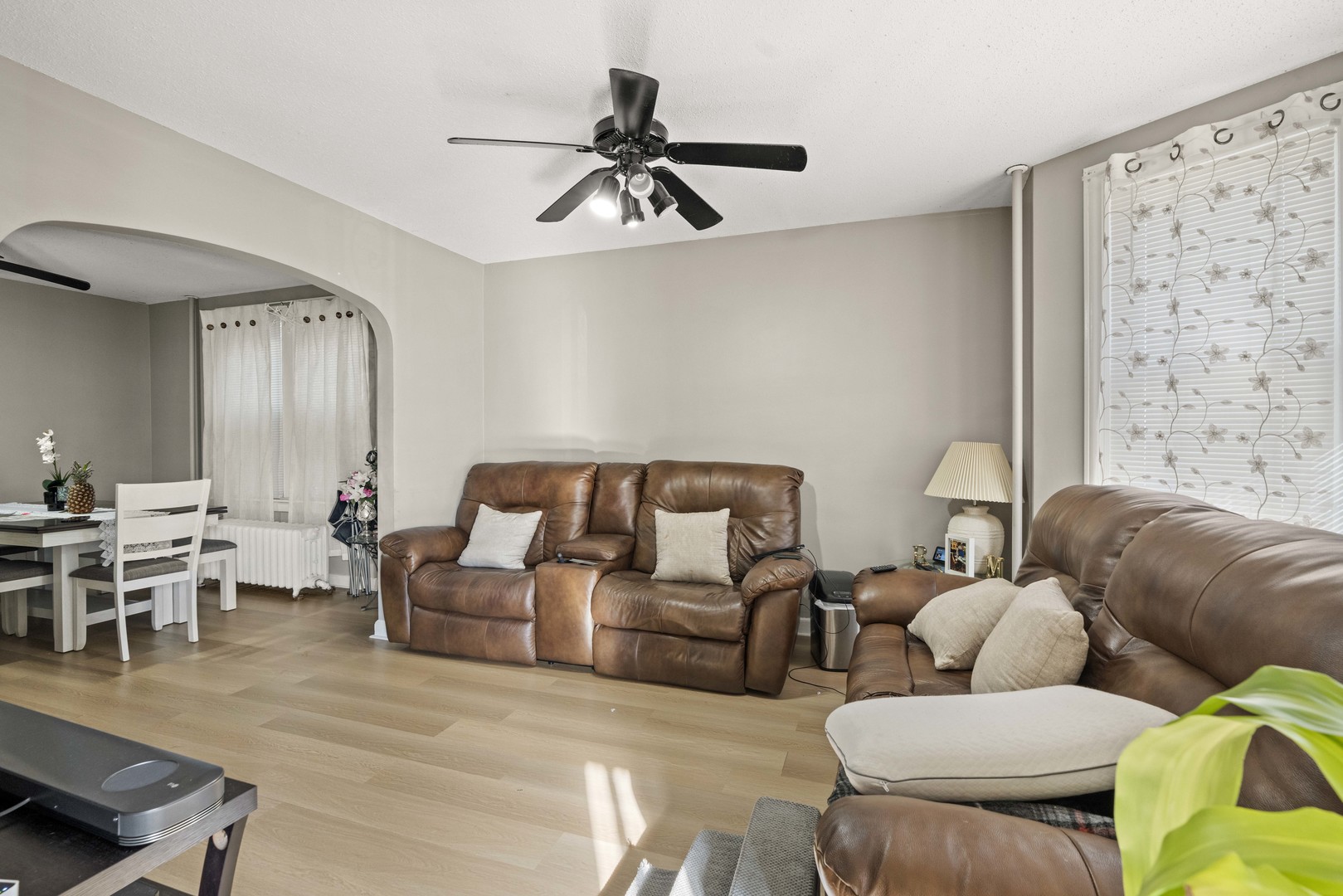 2922 East 97th Street Chicago IL 60617