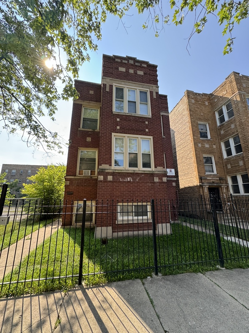 11022 South Vernon Avenue Chicago IL 60628