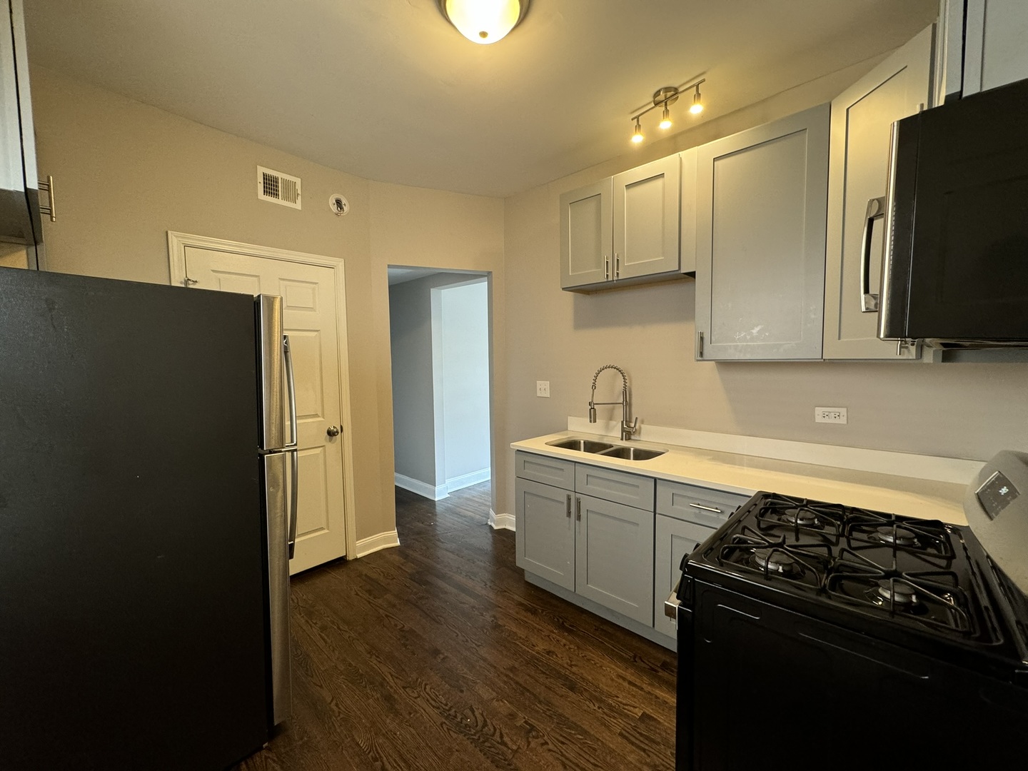 11022 South Vernon Avenue Chicago IL 60628