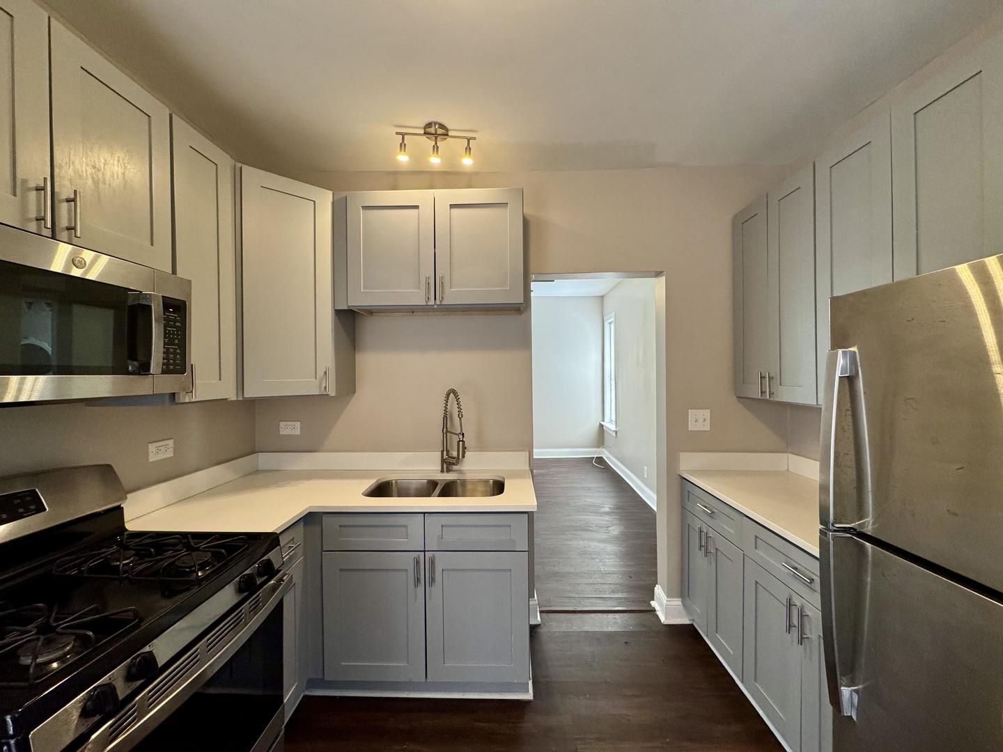 11022 South Vernon Avenue Chicago IL 60628