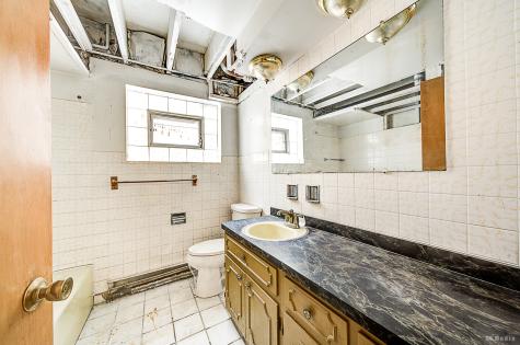 310 Yates Avenue Calumet City IL 60409