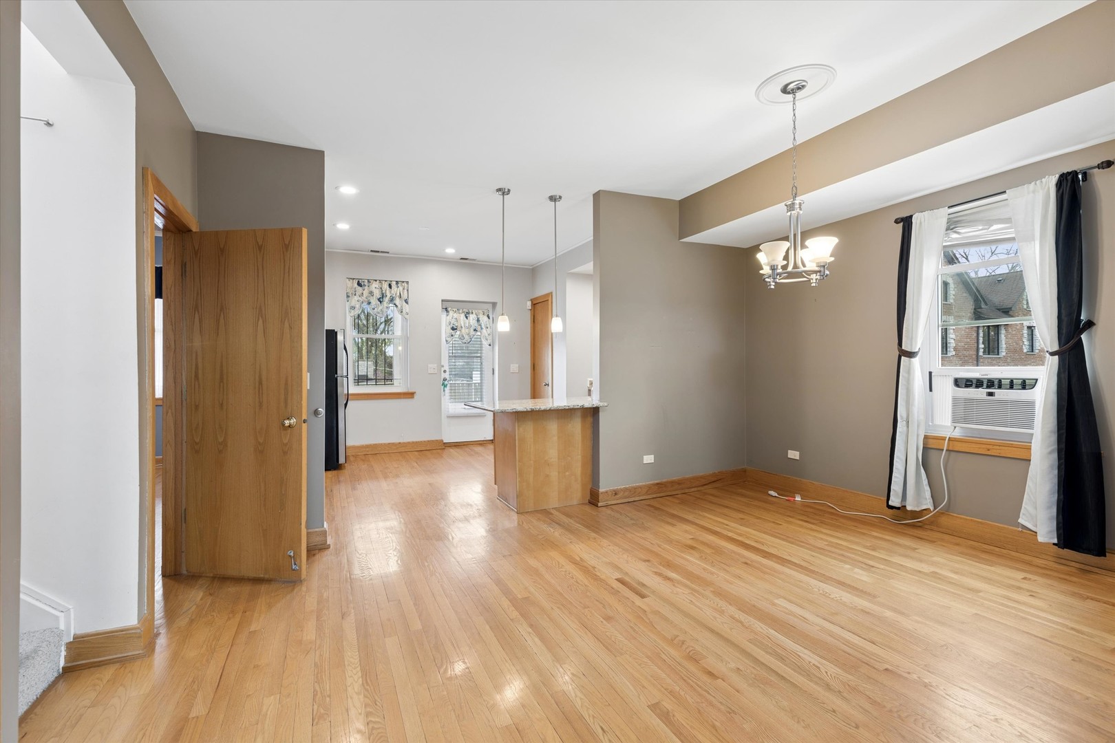 4217 West Grace Street Chicago IL 60641