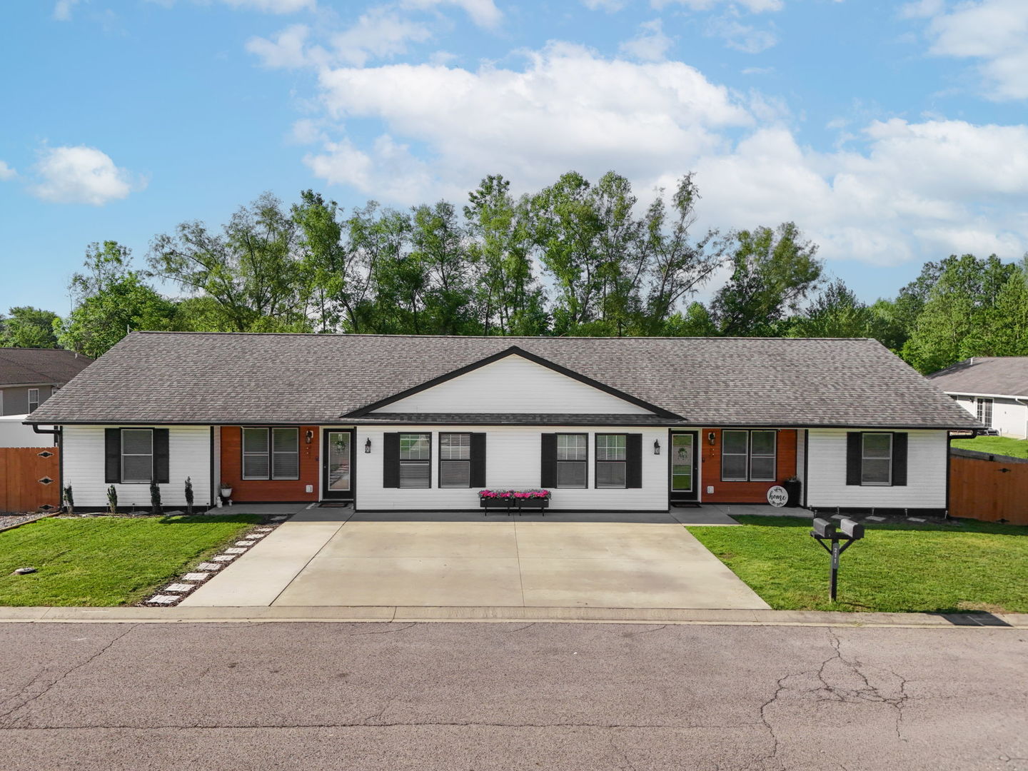 211 Wild Rose Lane Marion IL 62959
