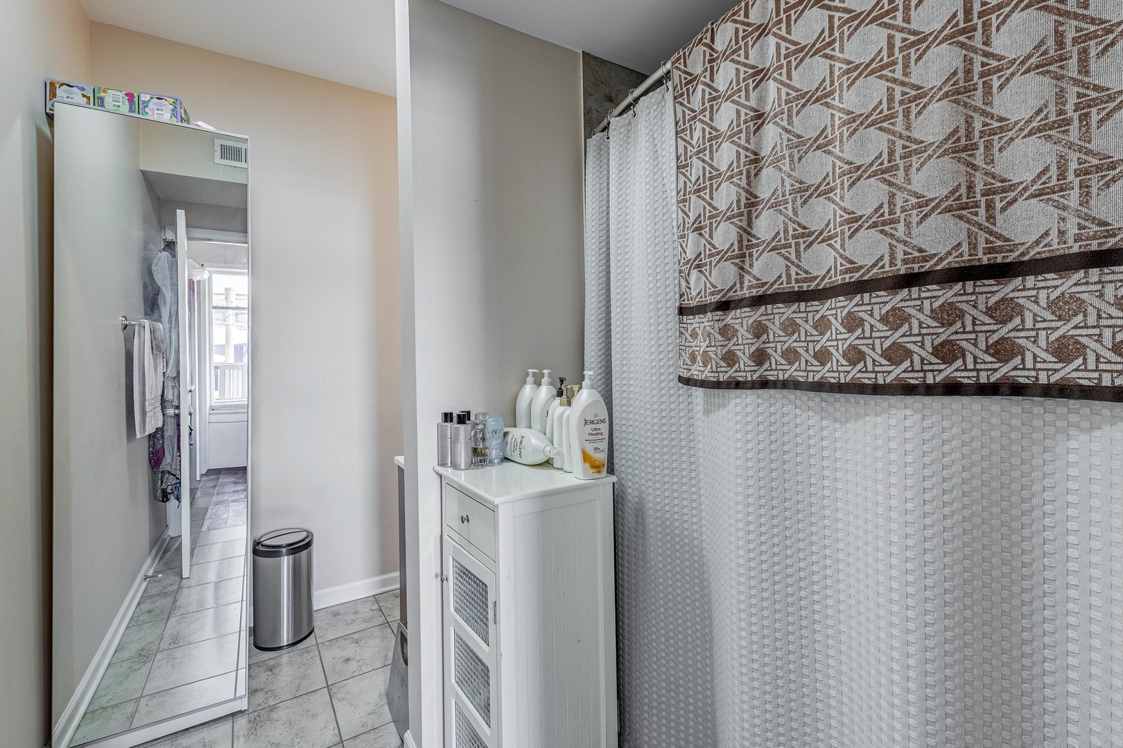 2919 South Keeley Street Chicago IL 60608