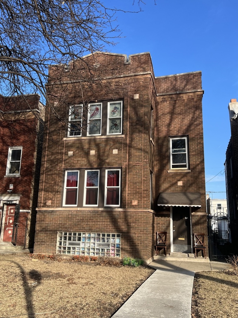 1627 North Lotus Avenue Chicago IL 60639