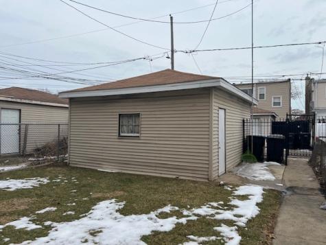 1627 North Lotus Avenue Chicago IL 60639