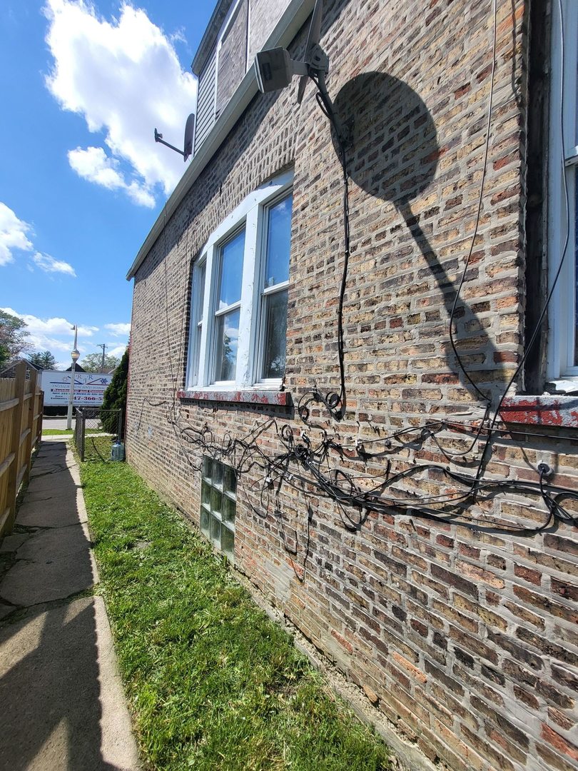 6413 South Honore Street Chicago IL 60636