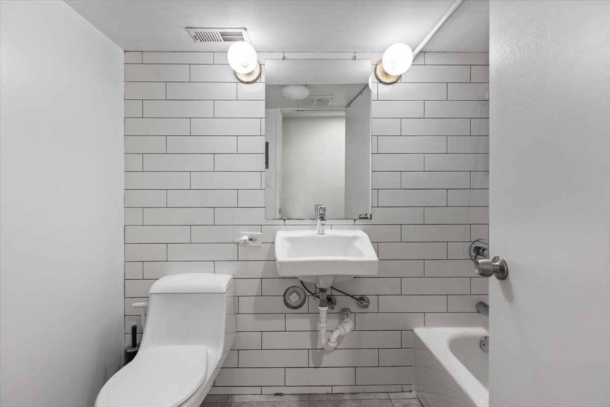 1630 West 21st Place Chicago IL 60608