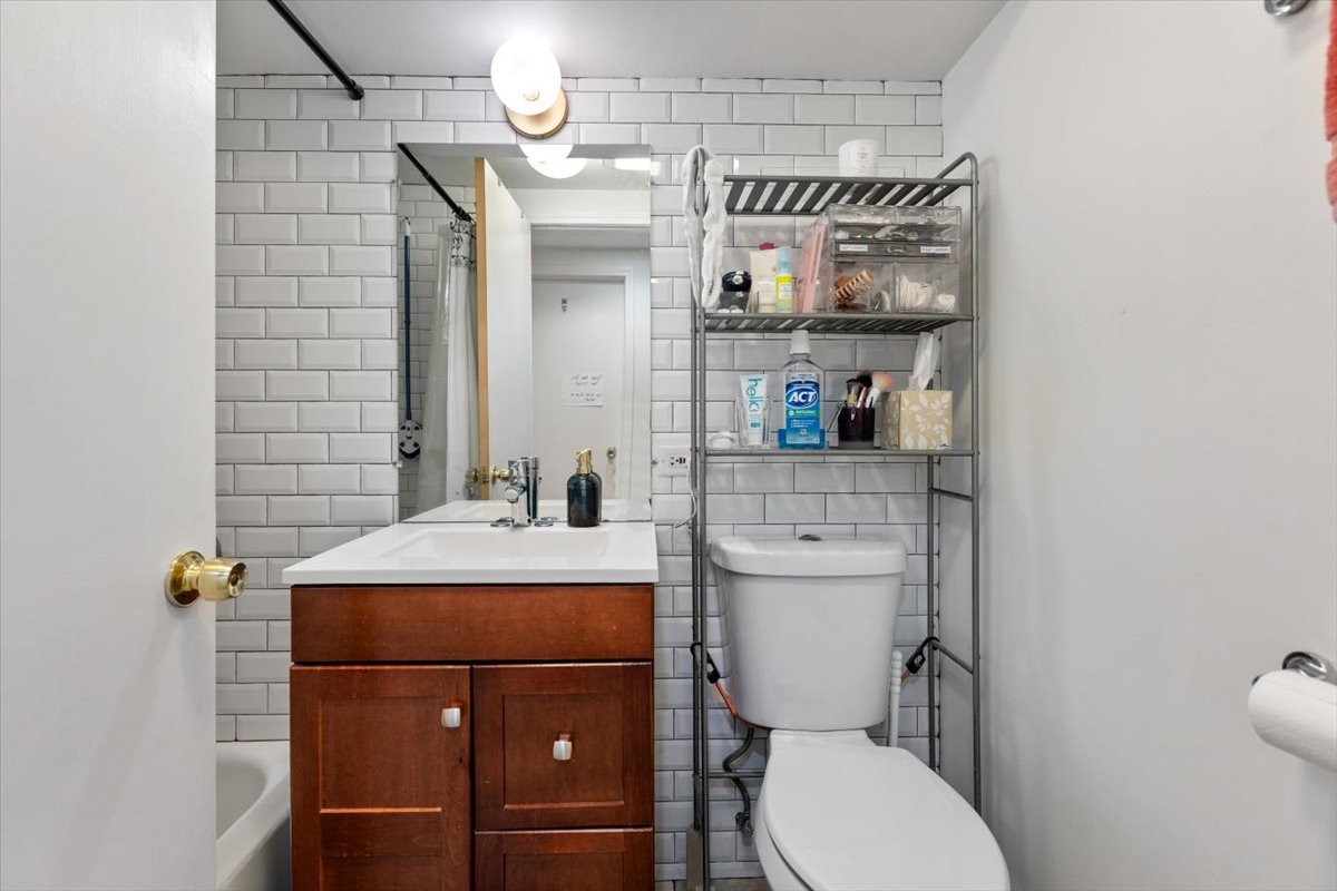 1630 West 21st Place Chicago IL 60608
