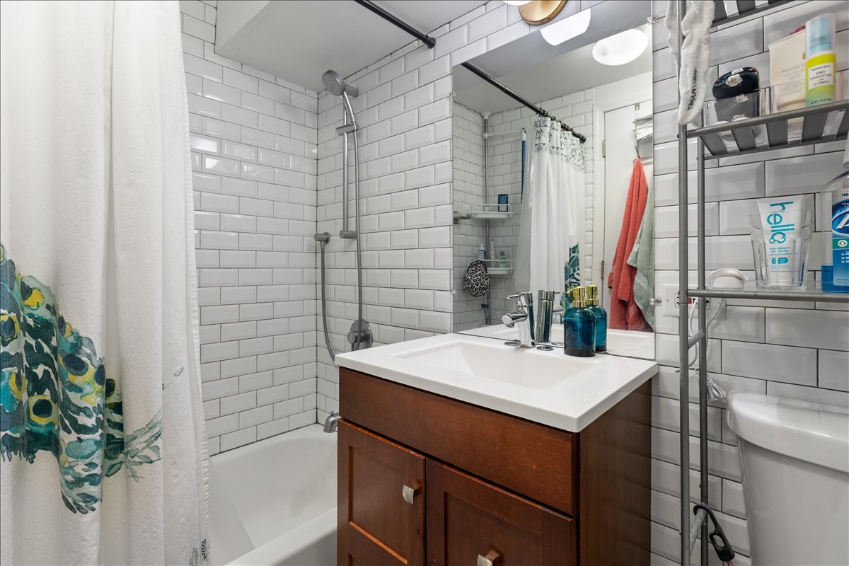 1630 West 21st Place Chicago IL 60608