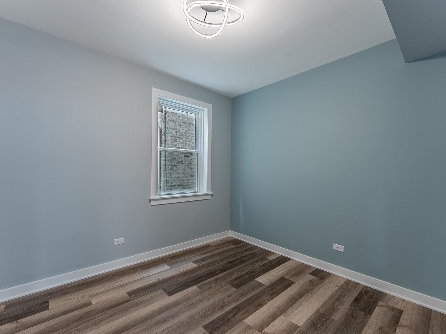 5131 West Roscoe Street Chicago IL 60641
