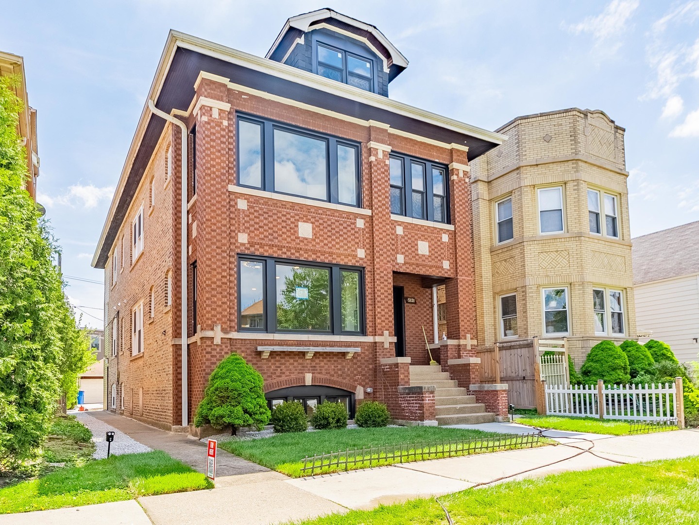 5131 West Roscoe Street Chicago IL 60641
