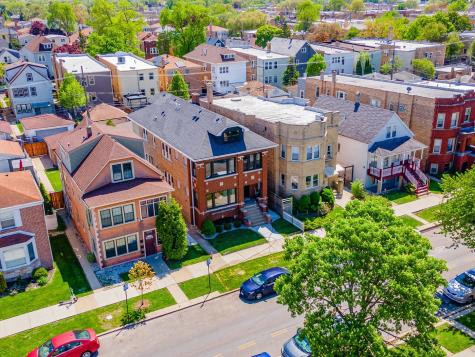 5131 West Roscoe Street Chicago IL 60641