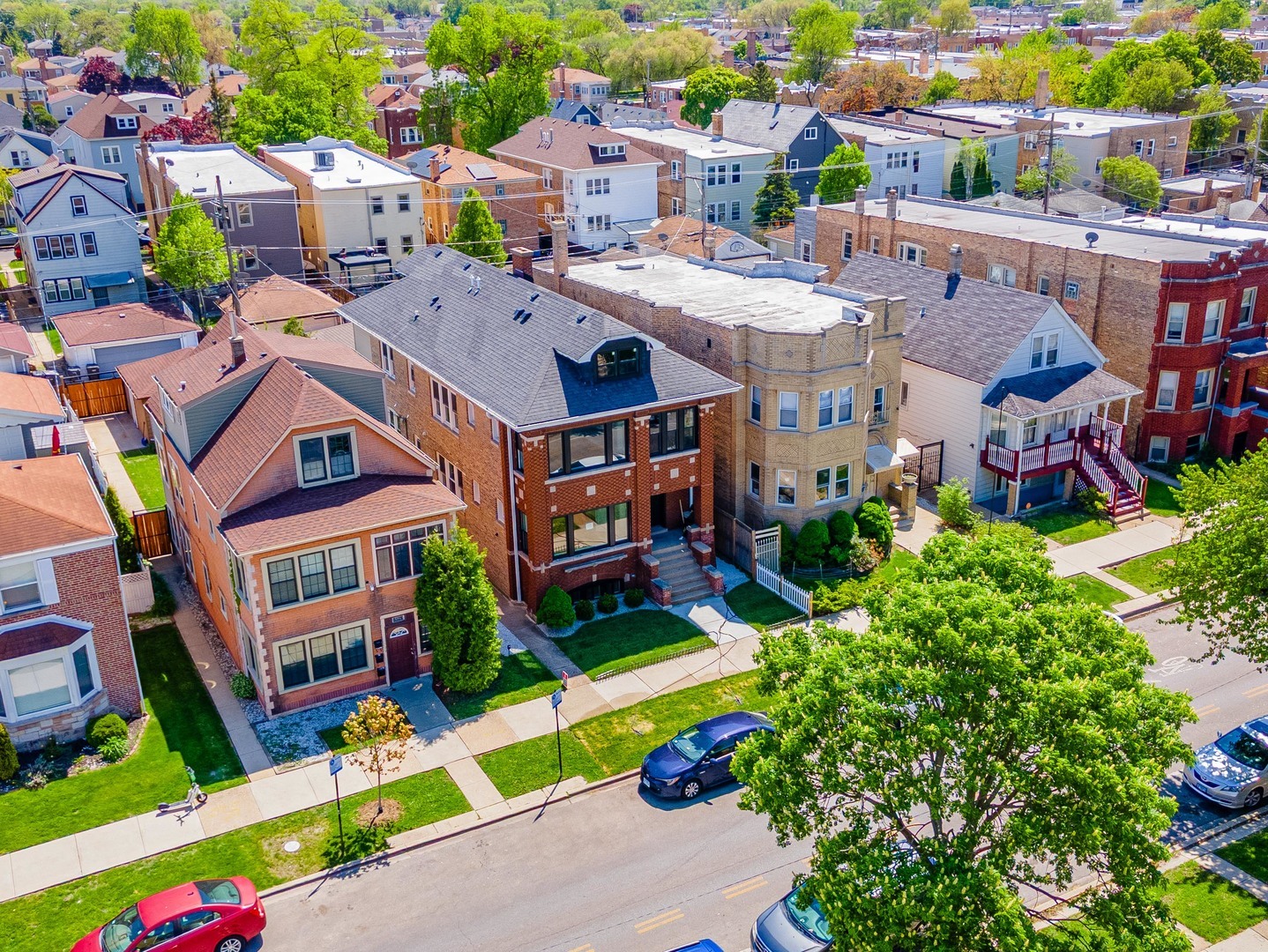 5131 West Roscoe Street Chicago IL 60641