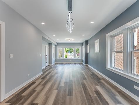 5131 West Roscoe Street Chicago IL 60641