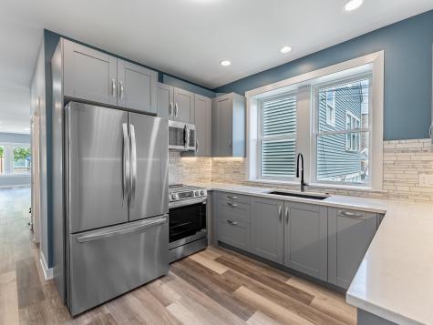 5131 West Roscoe Street Chicago IL 60641