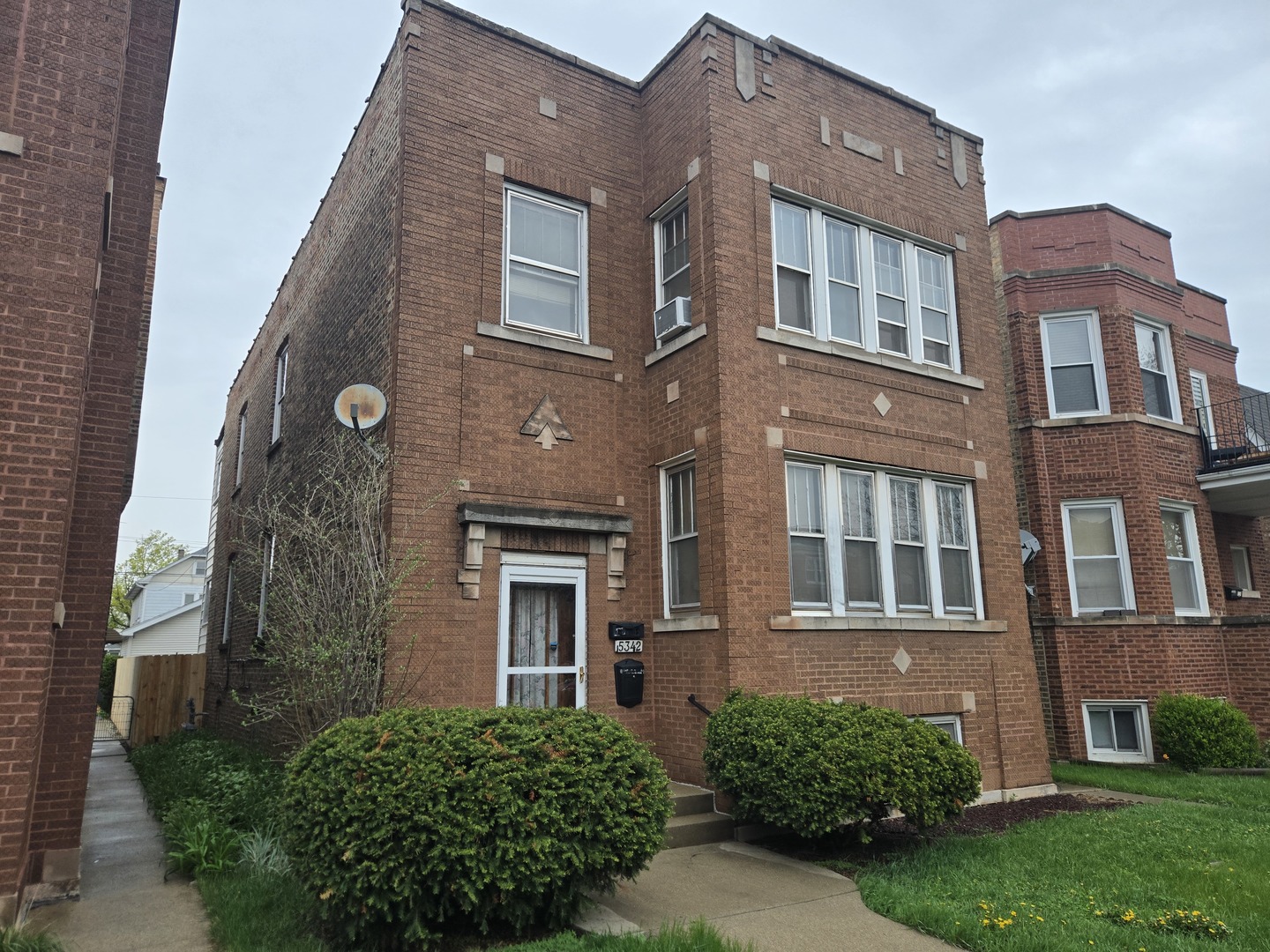 5342 West Newport Avenue Chicago IL 60641