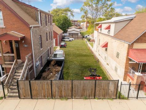 820 North Monticello Avenue Chicago IL 60651