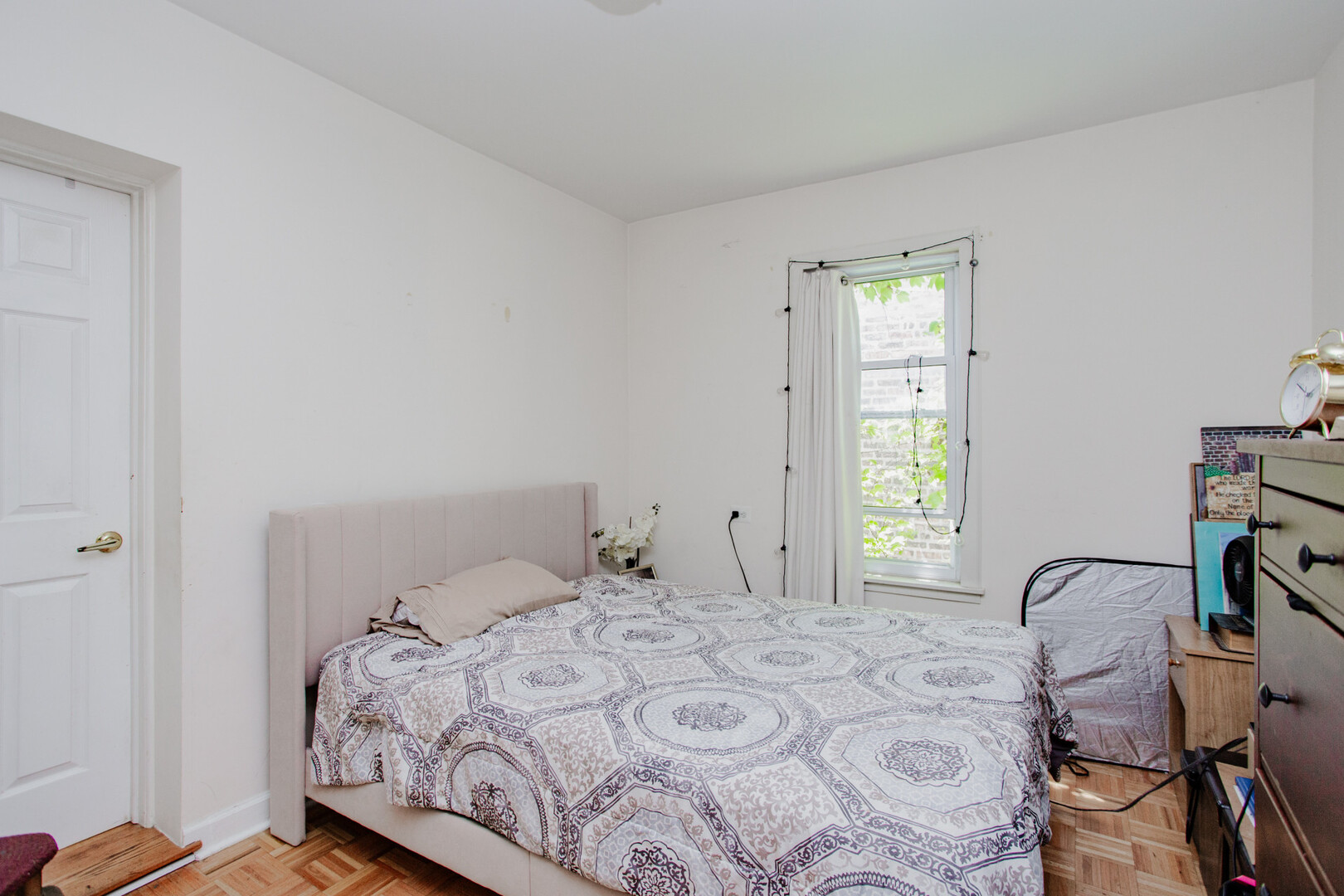 4133 West Melrose Street Chicago IL 60641