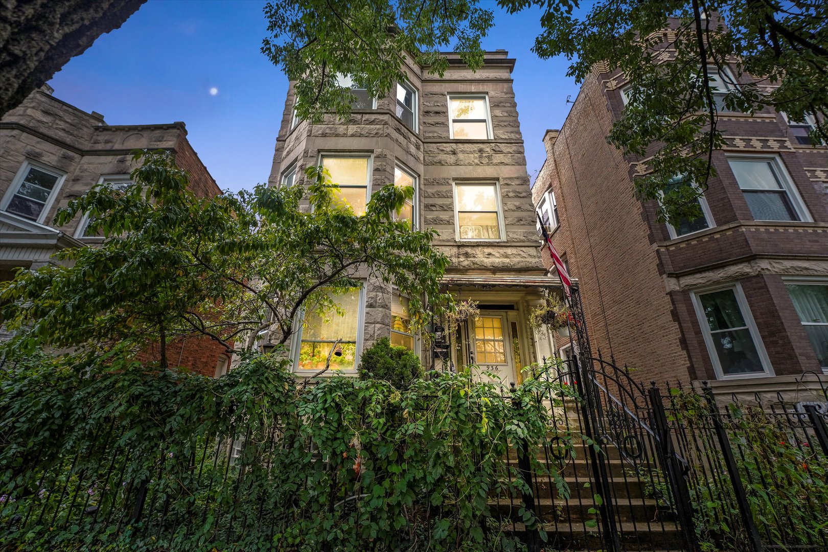 936 North Fairfield Avenue Chicago IL 60622